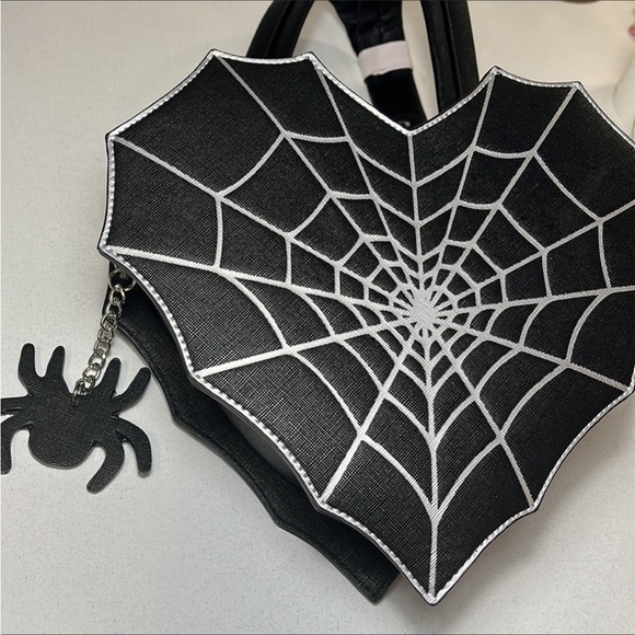 RARE Heart Shaped Spiderweb Backpack Bag - Picture 8 of 16
